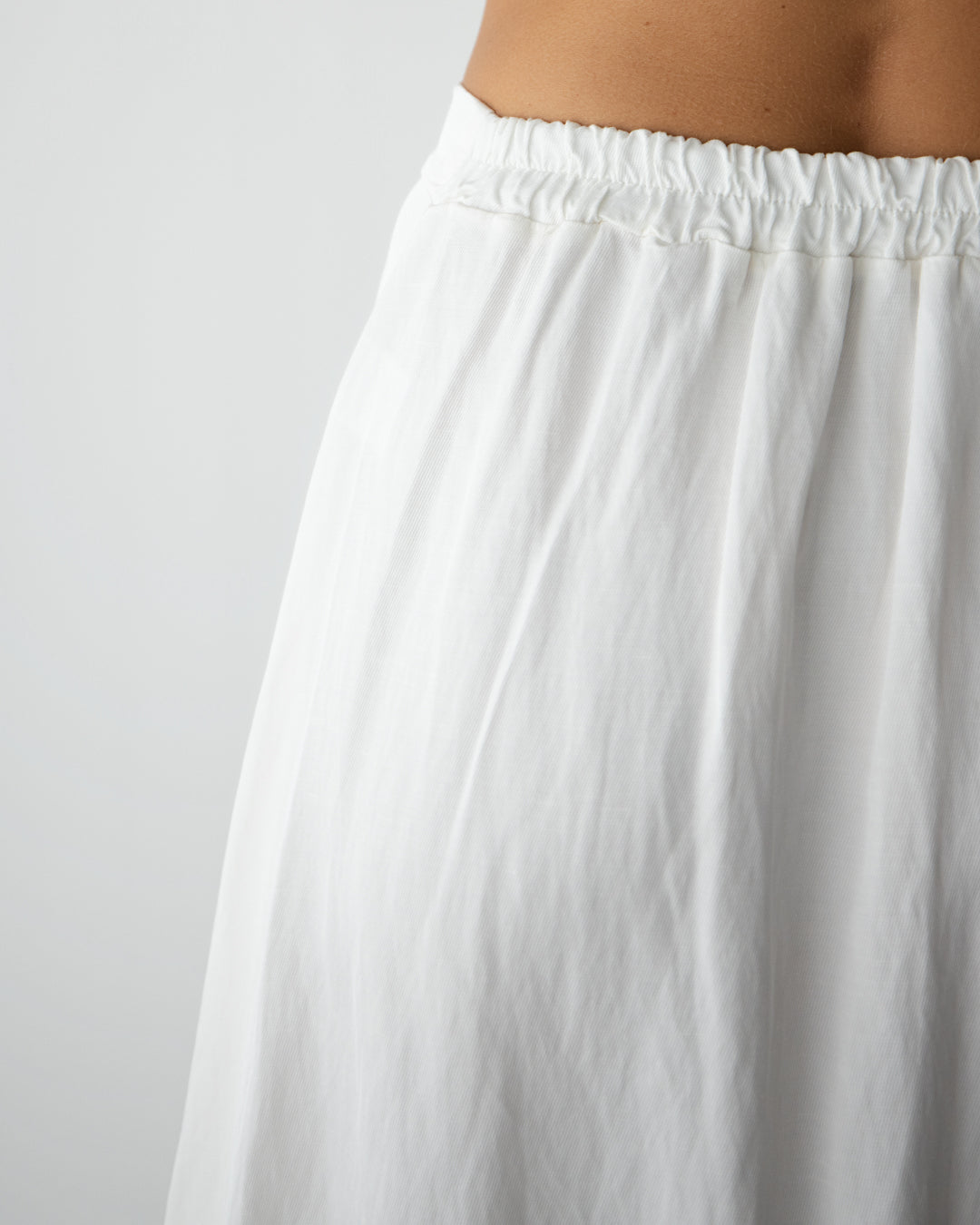 Willa Elastic Waist Skirt | White