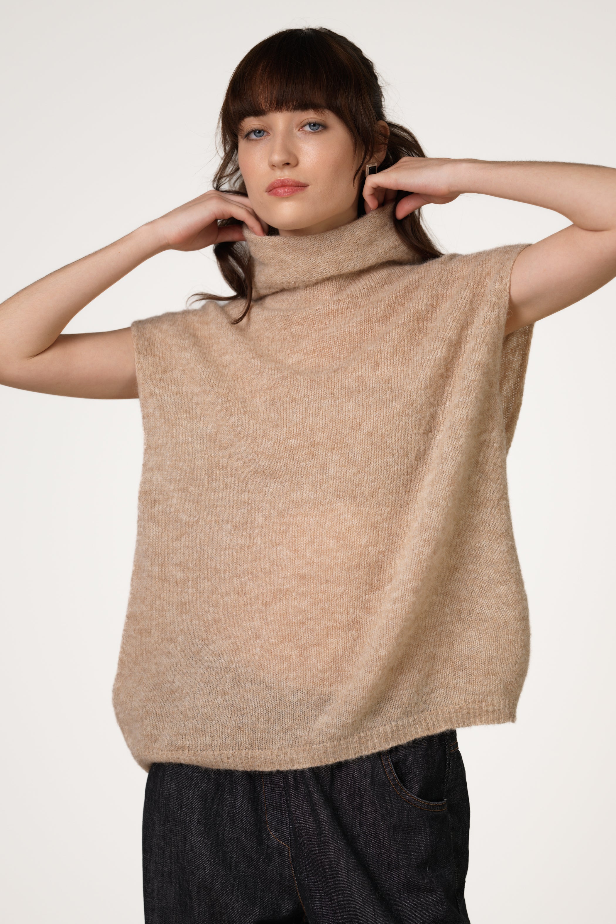 Nyx Sleeveless Turtleneck | Beige | Alpaca-Wool Blend