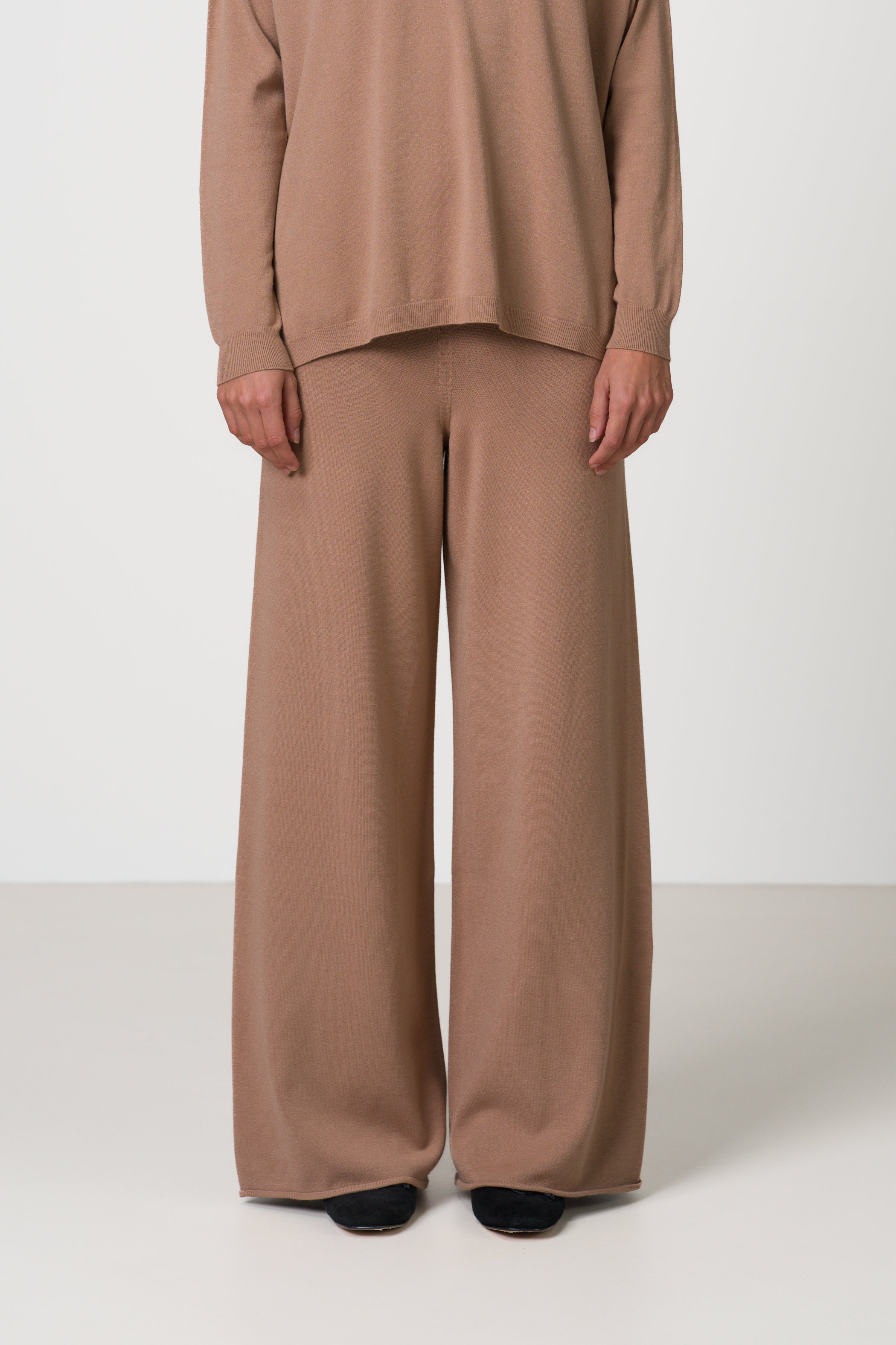 Kaia Elastic Waist Pants | Chestnut Brown | Fine Knit