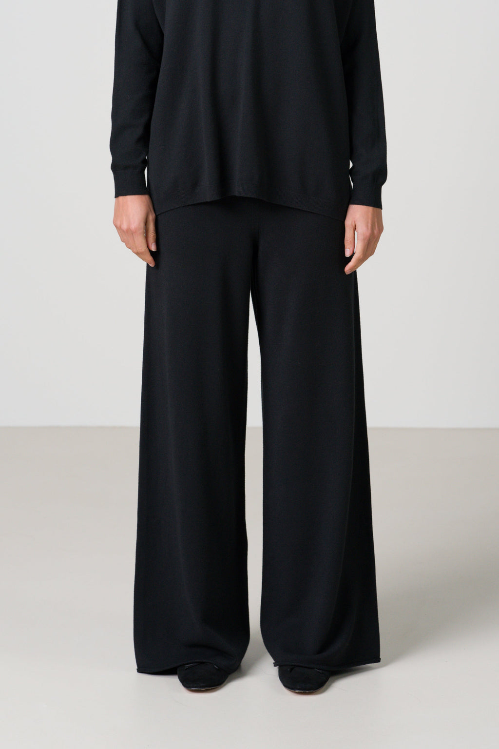Kaia Elastic Waist Pants | Black | Fine Knit