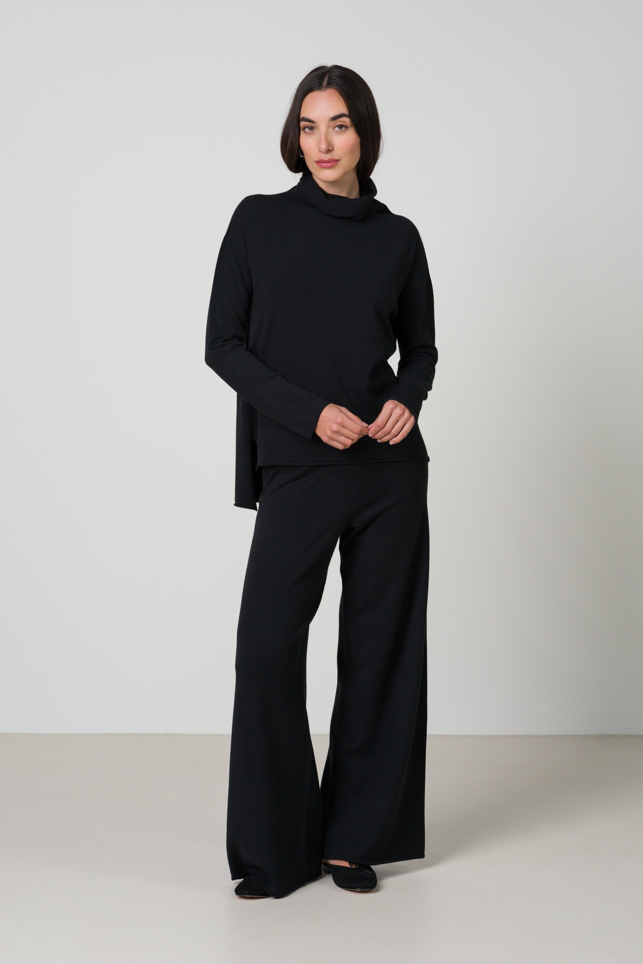 Kaia Elastic Waist Pants | Black | Fine Knit