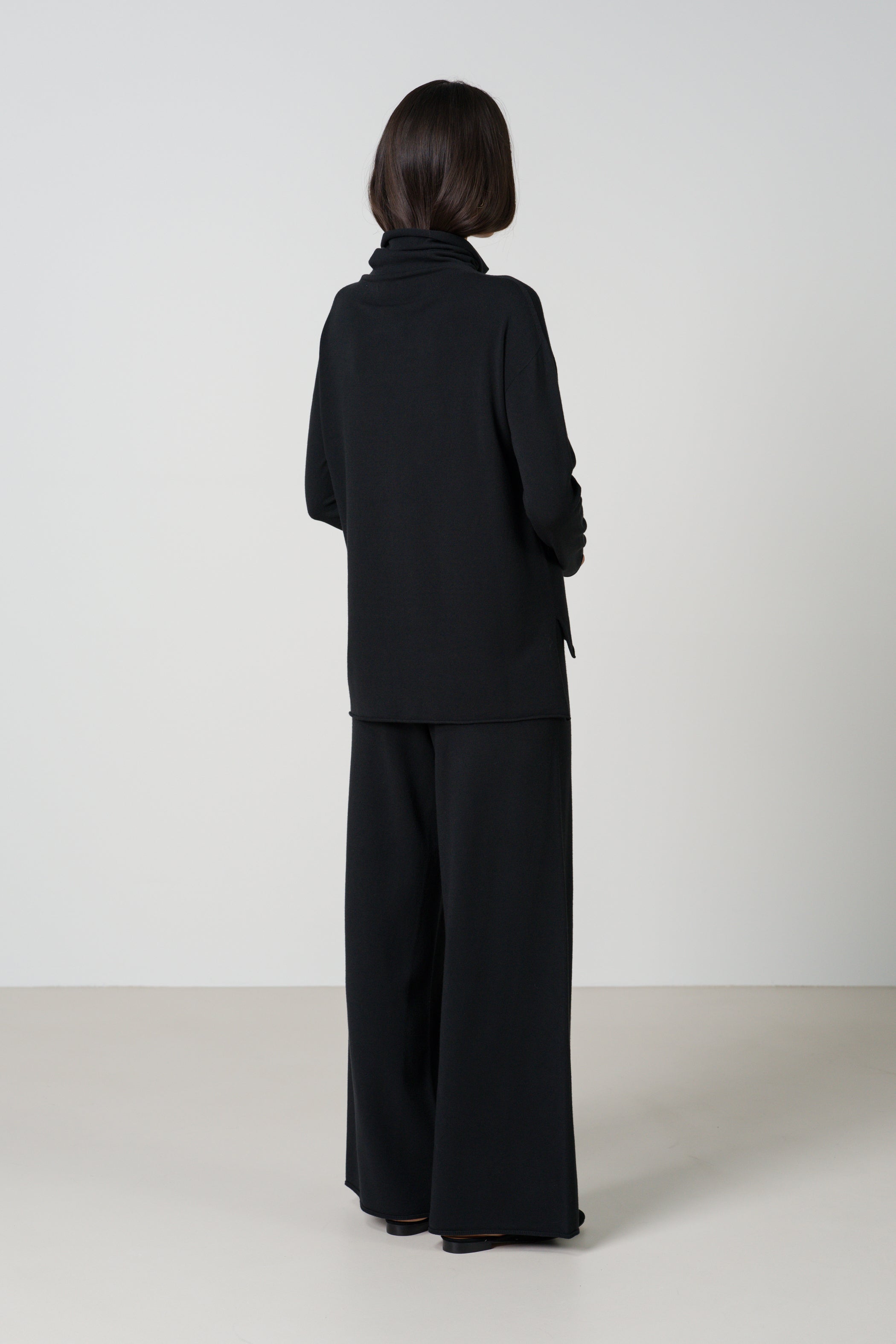 Kaia Elastic Waist Pants | Black | Fine Knit