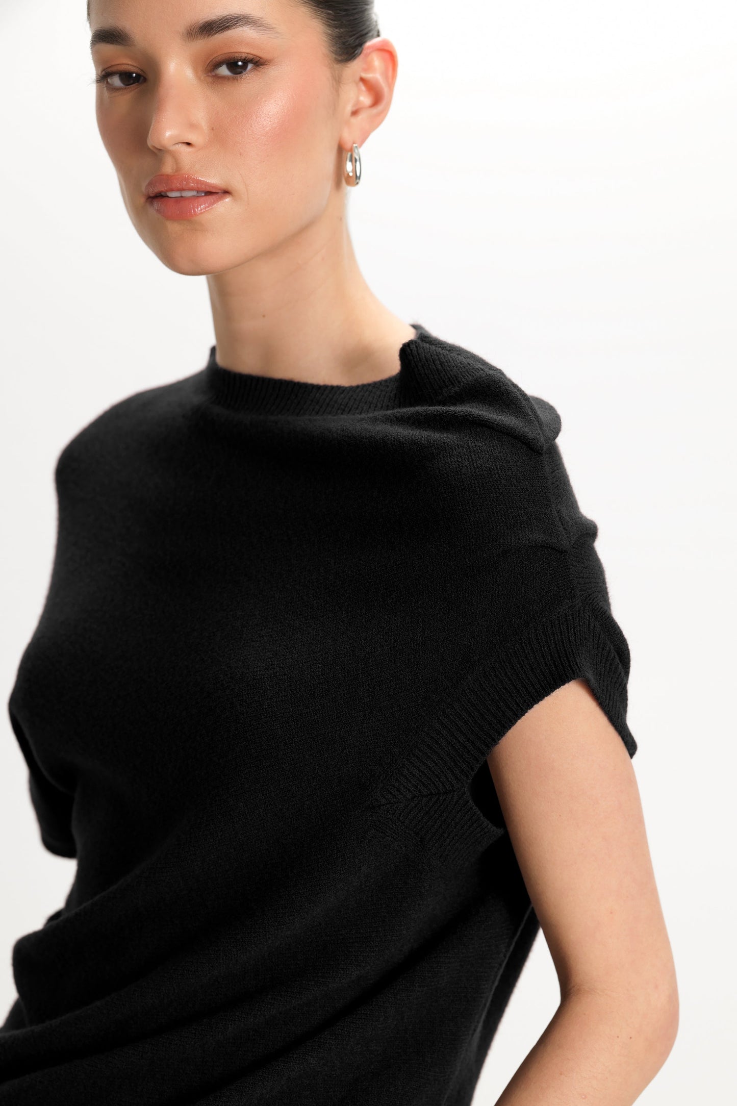 Vivienne Asymmetric Knit | Black
